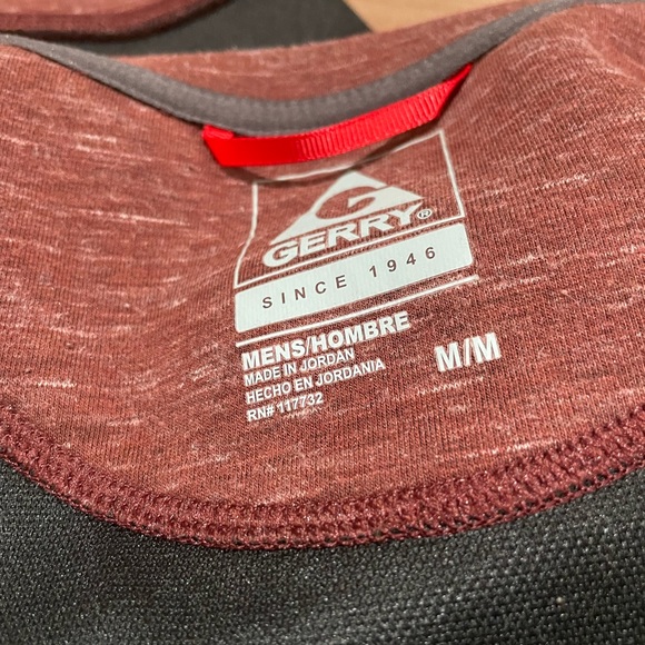 Mens dark red sweater. Thick and perfect for layering - Picture 5 of 8